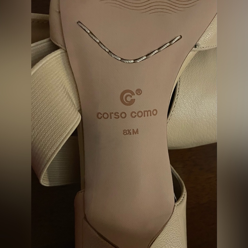 Corso Como Denise Strappy Pumps Tan kitten heel Leather  (2 1/2”)
Size 8.5 
EUC - Picture 5 of 9